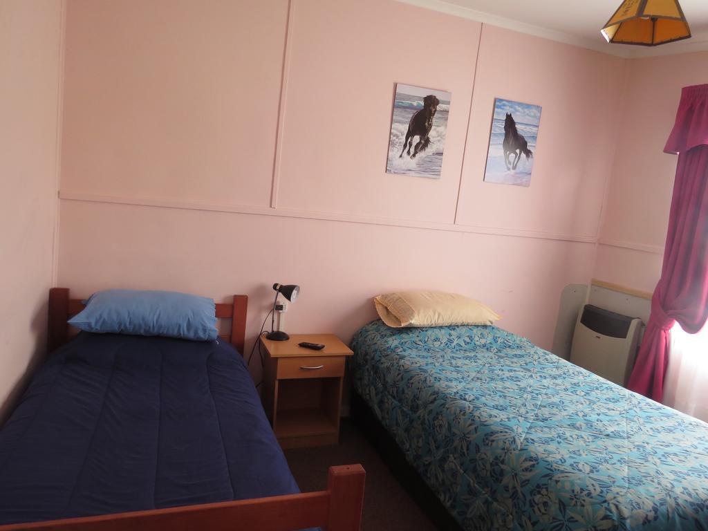 Hostal Dona Irma Punta Arenas Exterior photo